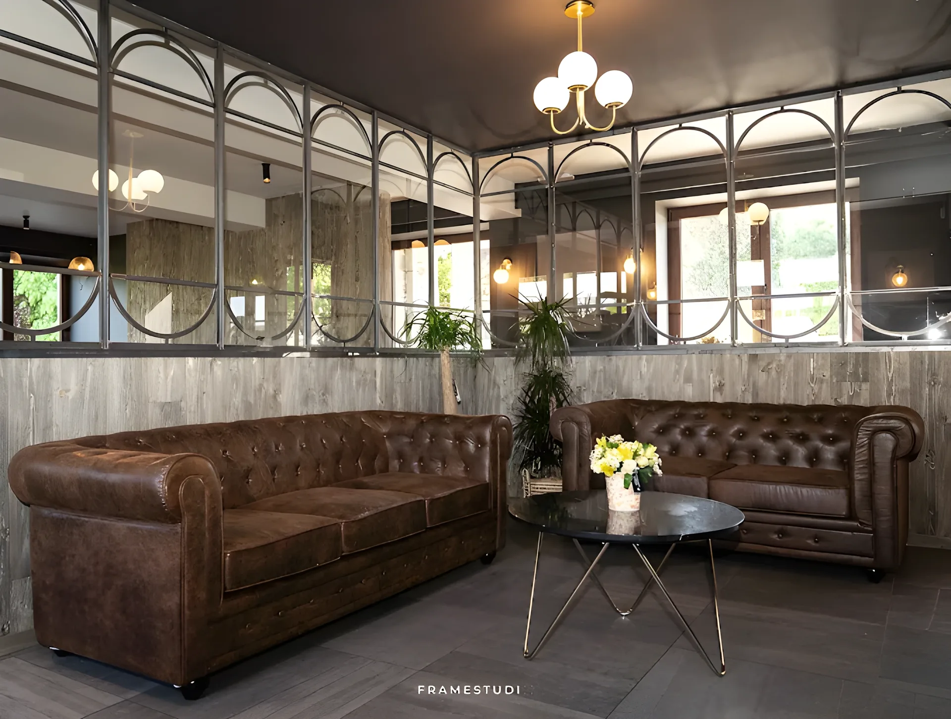 Le salon et ses canapés Chesterfield — Charlie's Bar-Restaurant, Gedinne