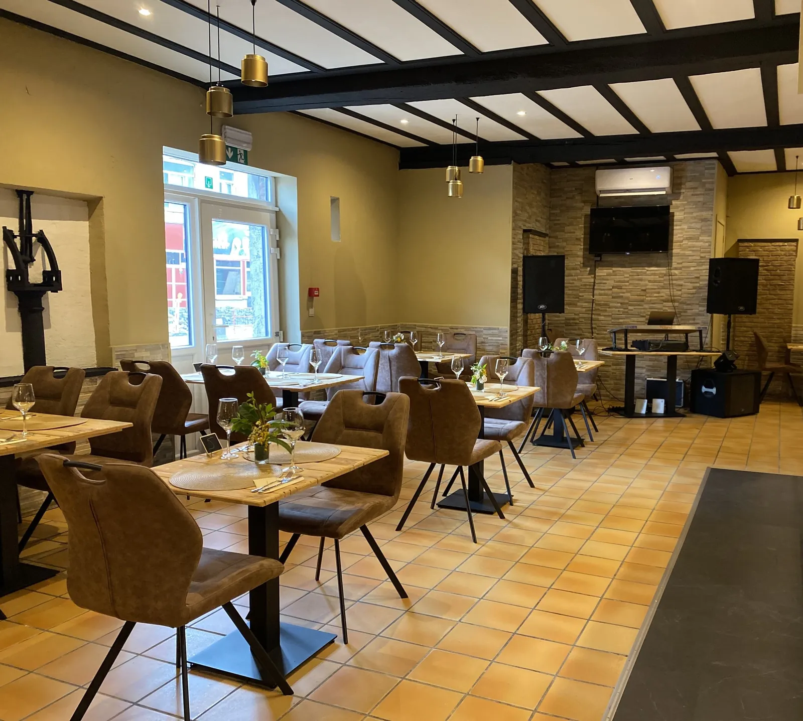 Seconde salle et espace concert d'Il Ponticello à La Louvière