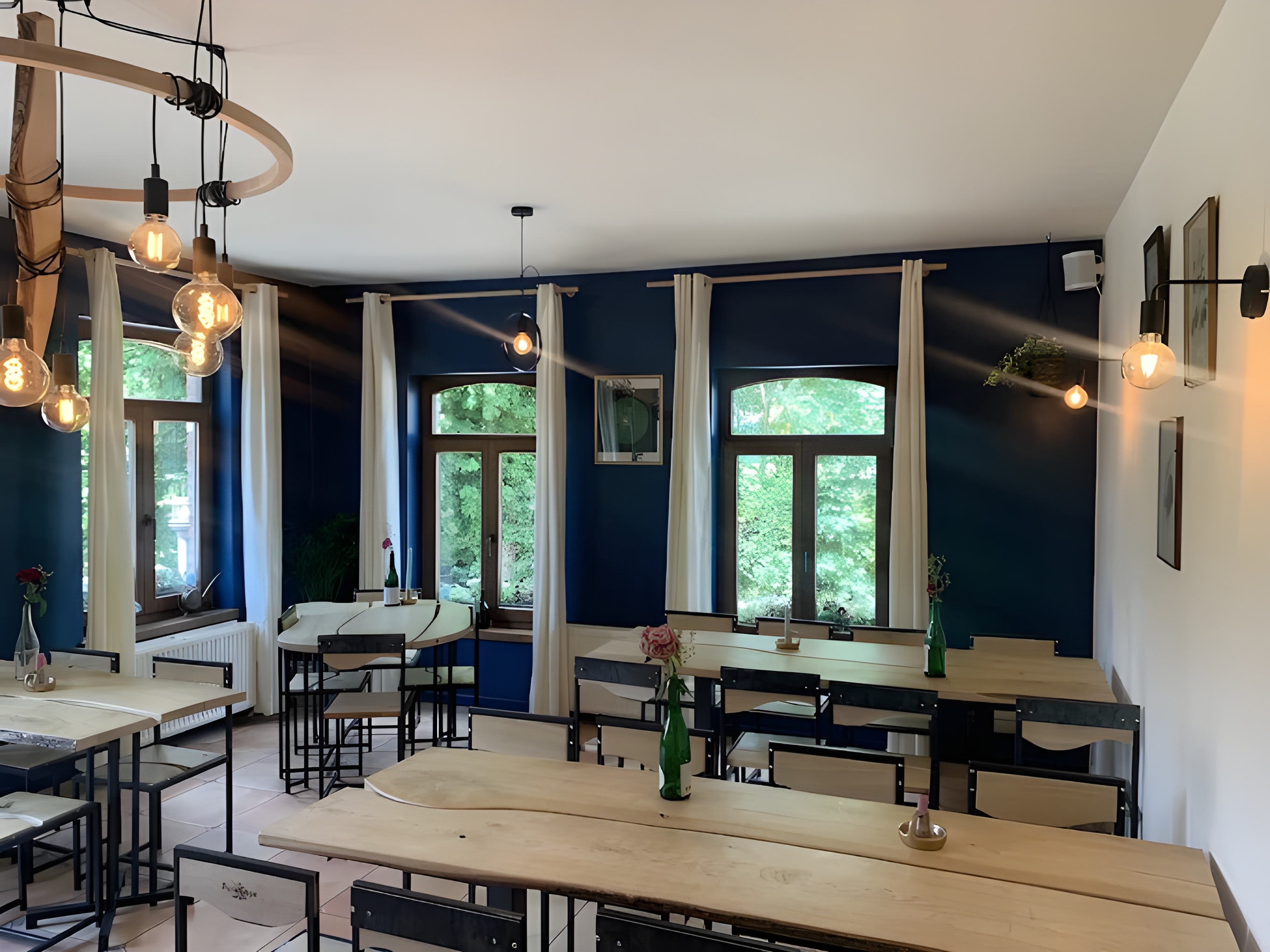 Intérieur de Au Jamais Deux Sans Trois