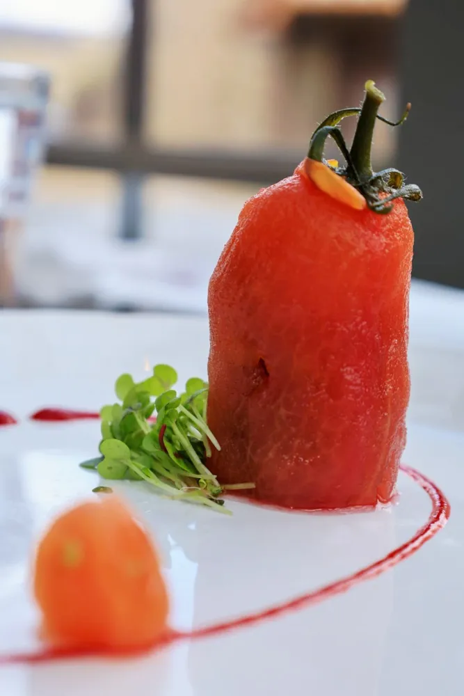 Tomate marinée à la menthe fraiche