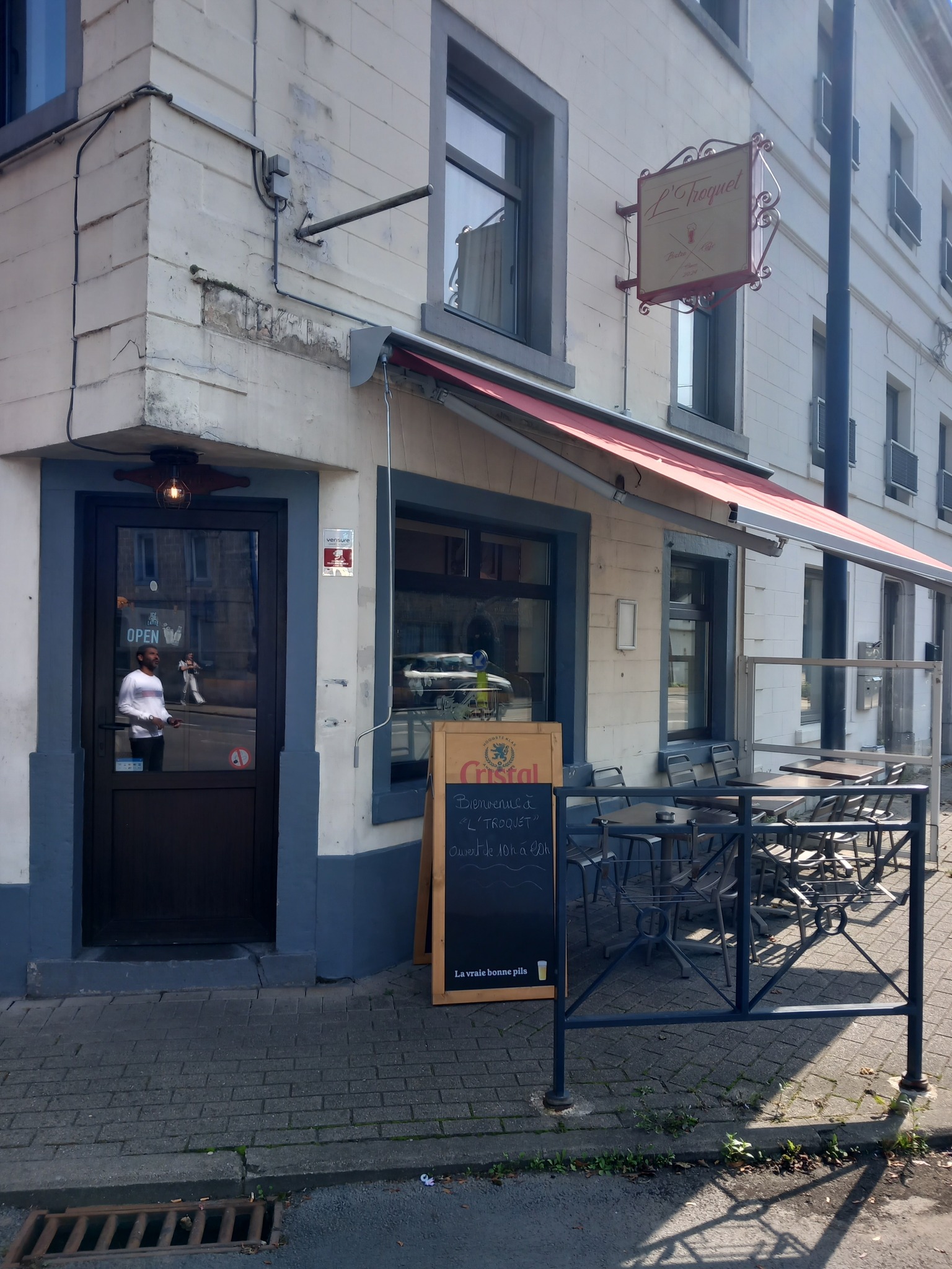Façade de L'troquet