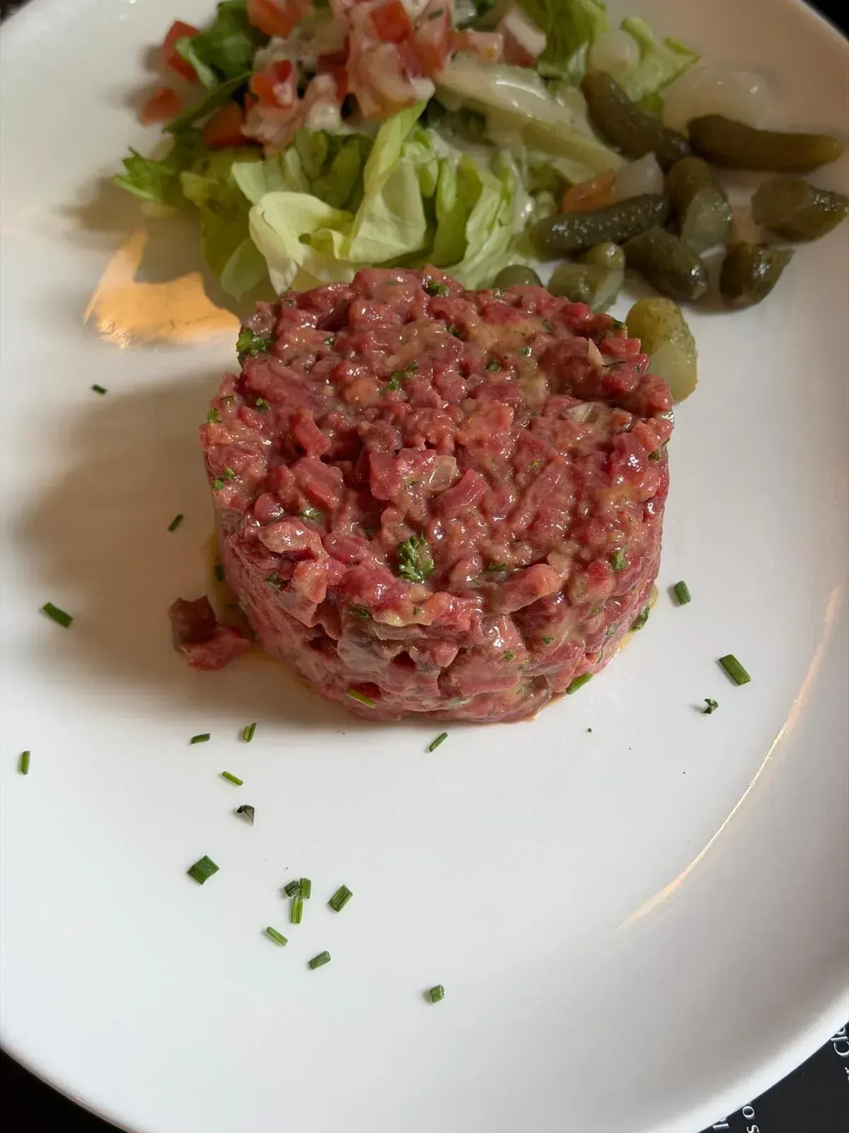 Le véritable tartare black Angus, à l'italienne ou traditionnel — coupé au couteau ou moulu minute.